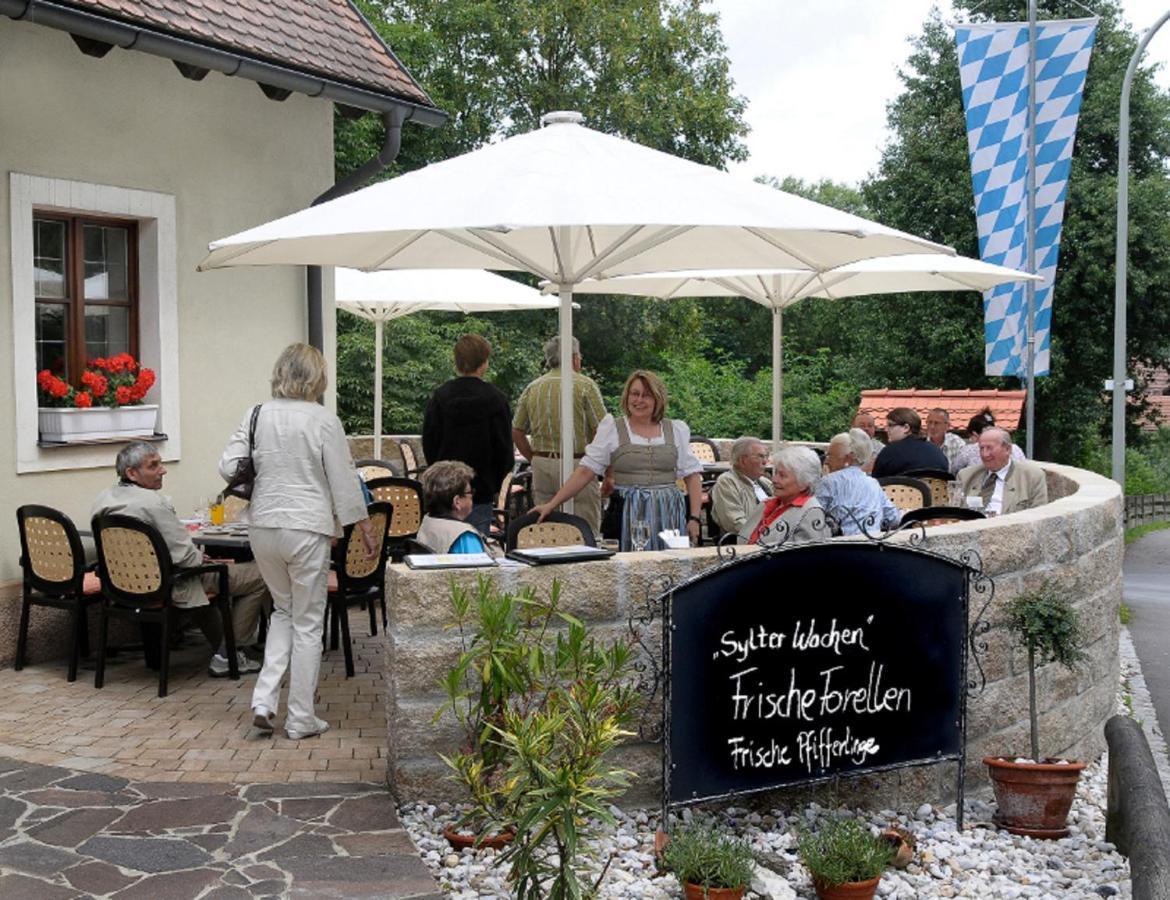 Gasthof Schlossbraeu Lintach Hotel Freudenberg  Exterior photo